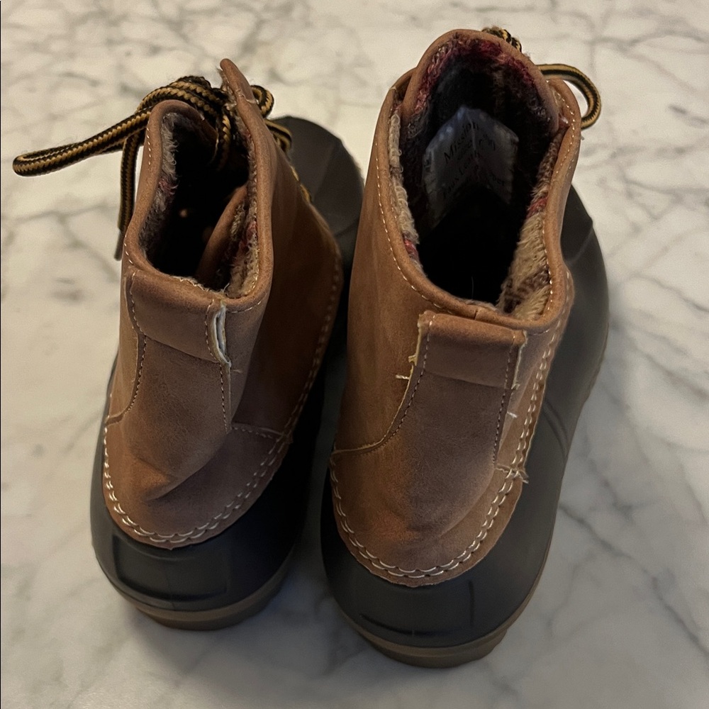 Mission 200 Tan and Brown Duck Boots with flannel inside Women’s Size 6 - Picture 5 of 8